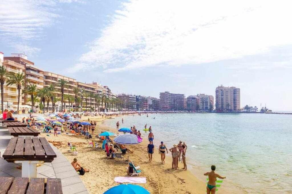 Apartamento Pink Maritimo Torrevieja Dış mekan fotoğraf